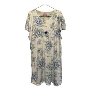 Betsy TW Floral Blue and White Women's Nightgown M/L